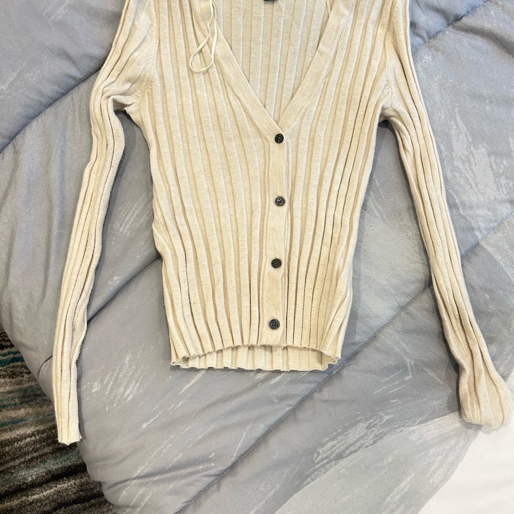 American Eagle small size 4 cardigan nontags